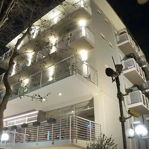 Half Moon Airport Restaurant Panzió